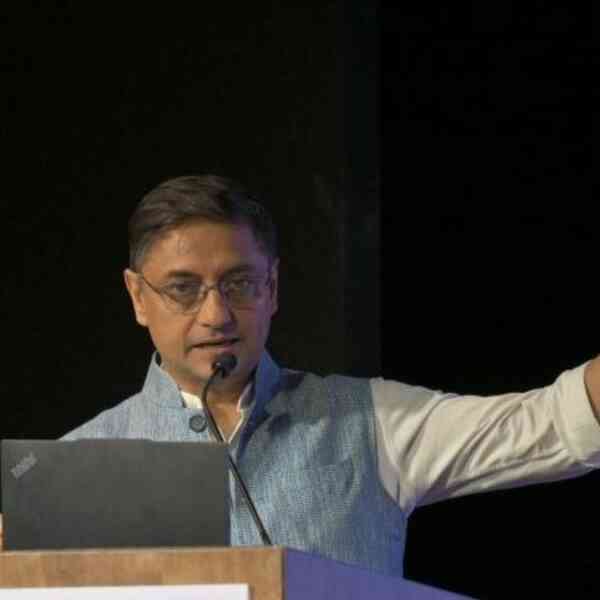 indias-response-to-us.-has-been-uncompromising:-sanjeev-sanyal
