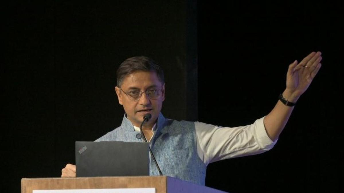 indias-response-to-us.-has-been-uncompromising:-sanjeev-sanyal