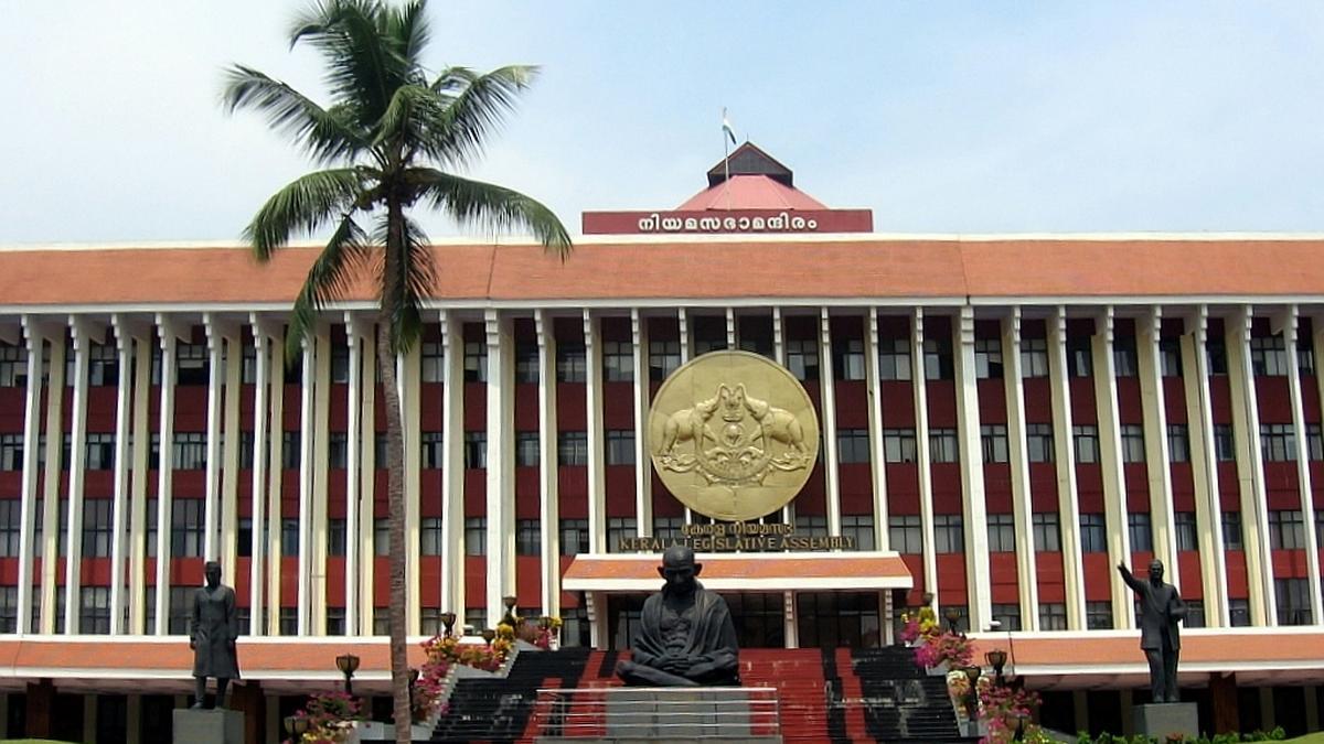 uproar-in-kerala-assembly-as-opposition-makes-an-attempt-to-storm-speakers-podium-over-sabarimala-gold-plating-row