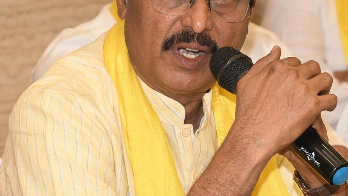 prahlad-joshi-ought-to-withdraw-his-assertion-in-opposition-to-social-and-educational-survey,-says-senior-congress-chief
