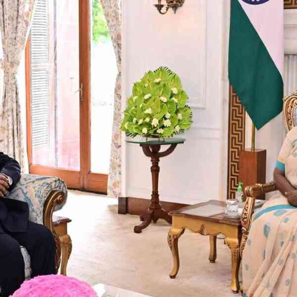 wb.-governor-meets-president-says-regulation-and-order-within-the-state-is-being-strangulated