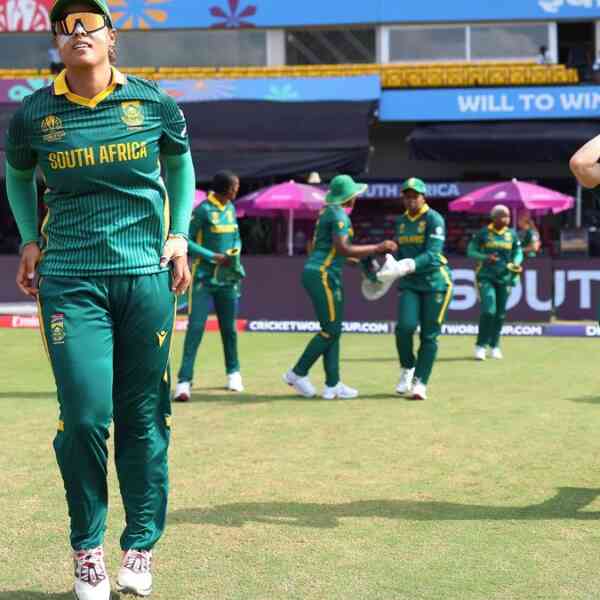 south-africans-by-no-means-quit-and-by-no-means-again-down:-chloe-tryon-|-interview
