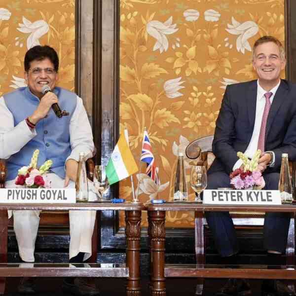 commerce-minister-goyal-and-uokay.-counterpart-kyle-reaffirm-dedication-to-double-bilateral-commerce-by-2030