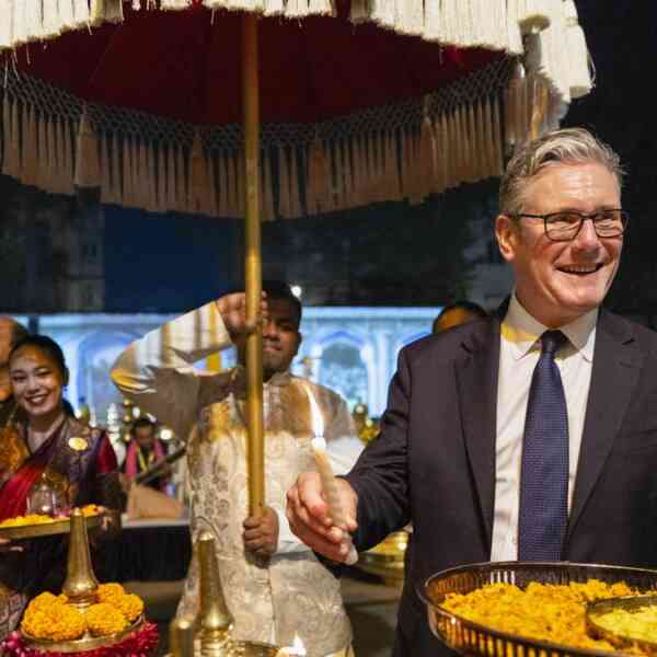 bollywood-is-again-in-britain,-says-pm-starmer-as-he-visits-yrf,-bats-for-elevated-movie-collaboration