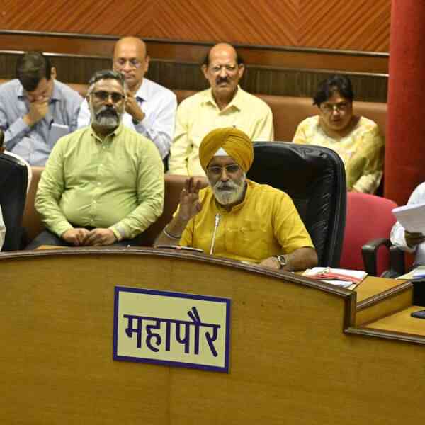 mcd-defers-canine-sterilisation-fund,-mts-staff-pay-parity-proposals;-aap-protests