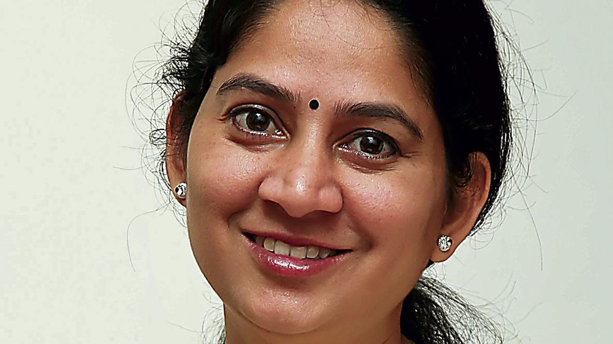 kerala-mla-u.-prathibhas-comment-on-inviting-scantily-clad-stars-for-inaugurations-sparks-row