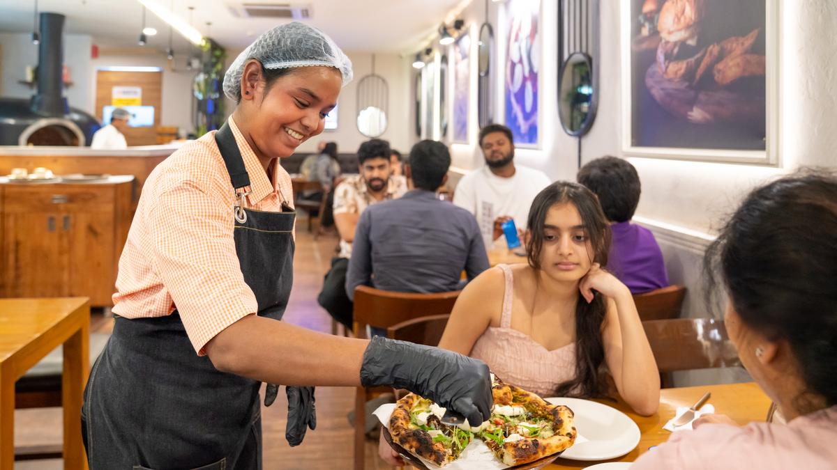 why-eating-places-in-india-are-discovering-it-tough-to-retain-workers