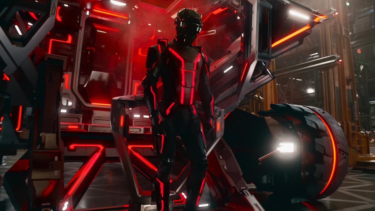 tron:-ares-film-evaluation:-nine-inch-nails-grid-shredding-light-and-sound-extravaganza-resurrects-a-derezzed-script