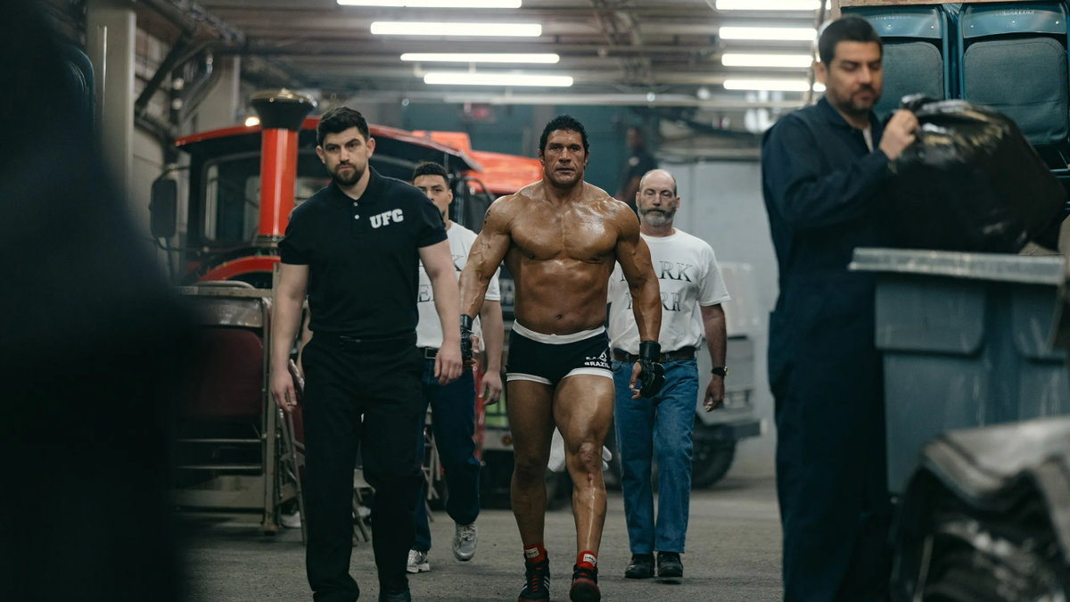 the-smashing-machine-film-overview:-dwayne-johnson-disappears-into-mark-kerr-to-ship-a-knockout