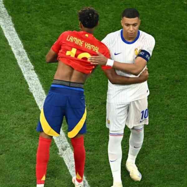 kylian-mbappe-places-rivalries-apart,-sends-sturdy-message-in-assist-of-lamine-yamal:-‘at-18-everybody-makes-errors