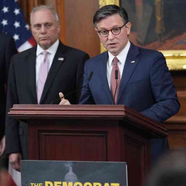 firings-of-federal-employees-start-as-white-house-seeks-to-stress-democrats-in-authorities-shutdown