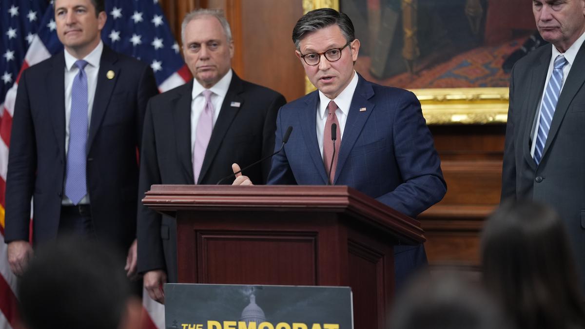 firings-of-federal-employees-start-as-white-house-seeks-to-stress-democrats-in-authorities-shutdown