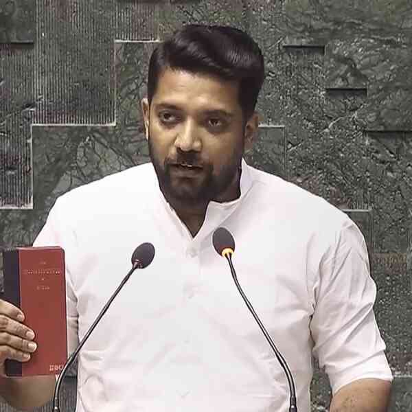 attack-on-shafi-parambil:-congress-to-maneuver-parliamentary-privilege-panel