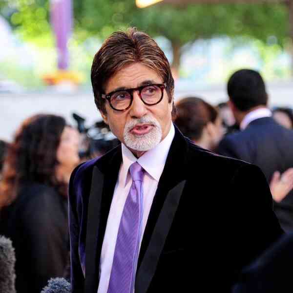 amitabh-bachchan-turns-83,-followers-collect-exterior-jalsa-to-rejoice-his-birthday