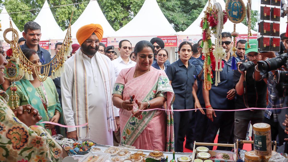 govt.-hikes-money-prize-for-handicraft-awards-by-3-instances