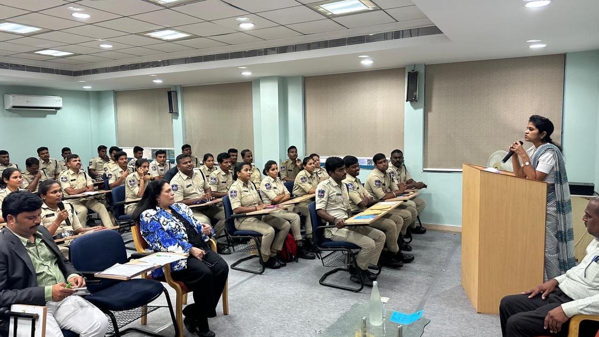 from-charminar-to-ramappa,-telangana-deploys-vacationer-police-models-to-reinforce-security-throughout-heritage-spots-in-7-districts