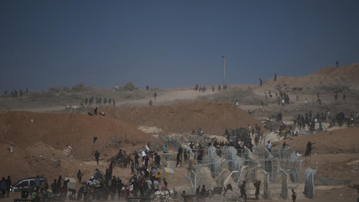 officials-say-meals-websites-run-by-controversial-us.-israeli-backed-group-in-gaza-are-being-shut-down