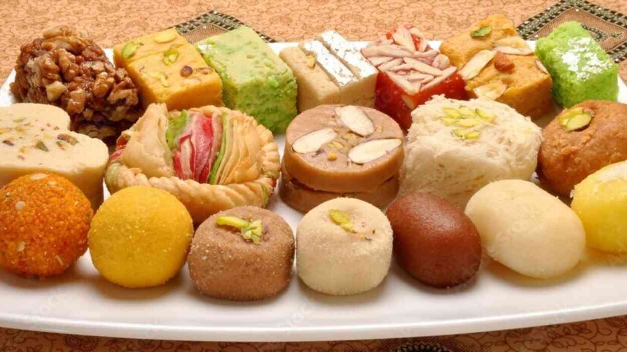 this-no-cook-mithai-recipe-shall-be-a-sizzling-favorite-in-your-diwali-bash!