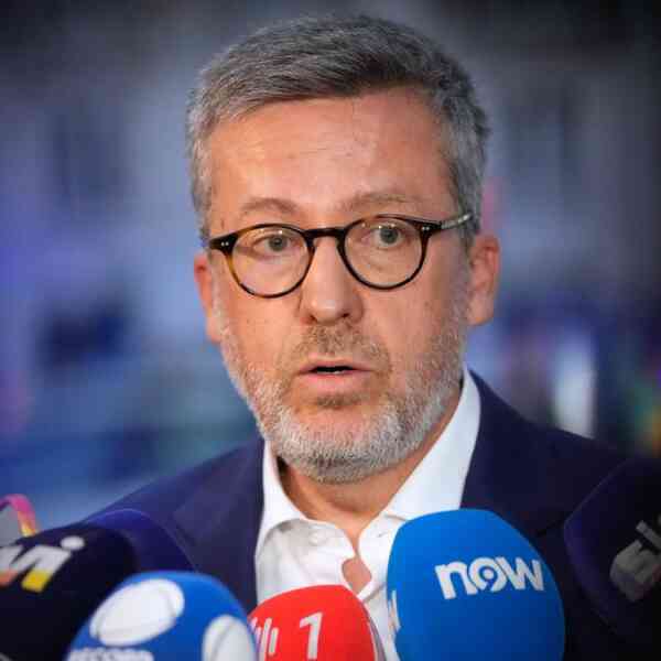 lisbon-voters-re-elect-mayor-despite-horrific-streetcar-crash