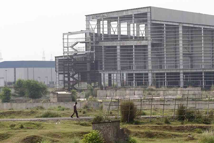 sc-says-singur-land-meant-for-genuinely-defenceless,-denies-restoration-to-industrial-items