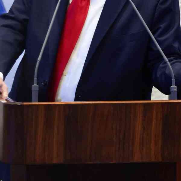 trump-says-could-be-‘nice-to-get-a-peace-deal’-with-iran