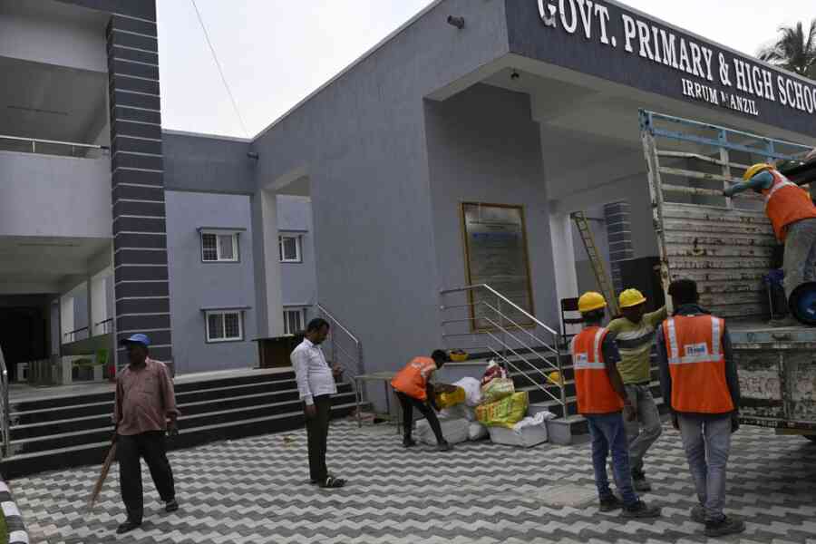 hyderabads-revamped-corporate-style-authorities-faculty-turning-heads