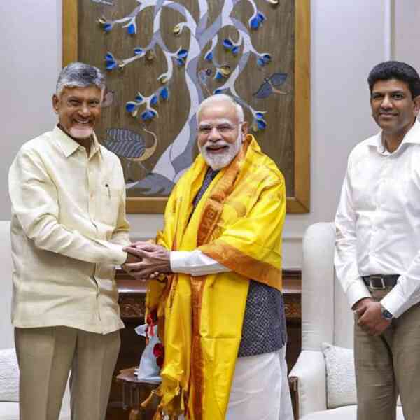 naidu-invitations-modi-for-super-gst-super-savingsevent-in-kurnool-and-cii-partnership-summit-in-vizag