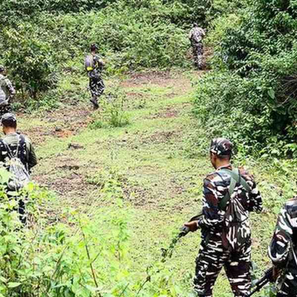 61-maoists,-together-with-prime-chief-bhupati,-give-up-in-maharashtra