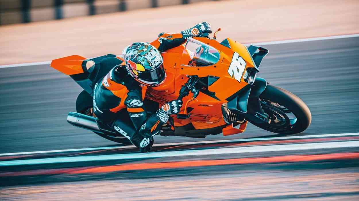 2026-ktm-990-rc-r-unveiled-globally:-5-distinctive-highlights-it-is-best-to-know