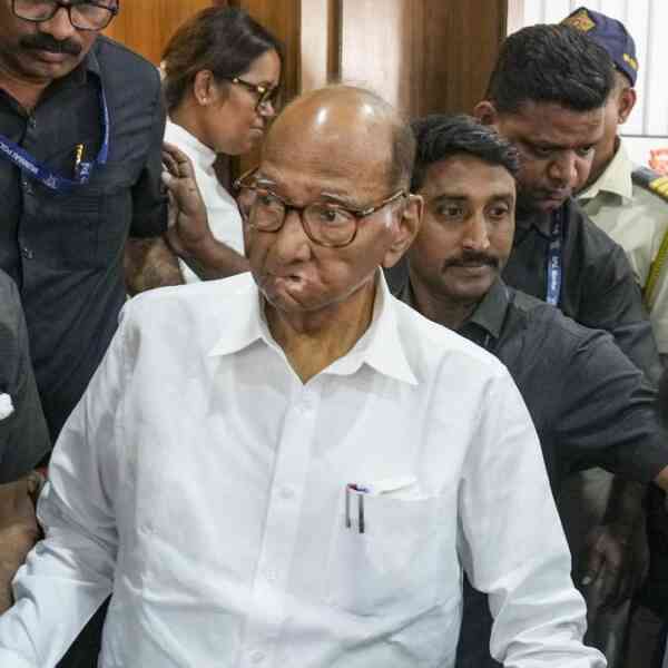 opposition-leaders-meet-maharashtra-chief-electoral-officer,-urge-concrete-motion-on-irregularities