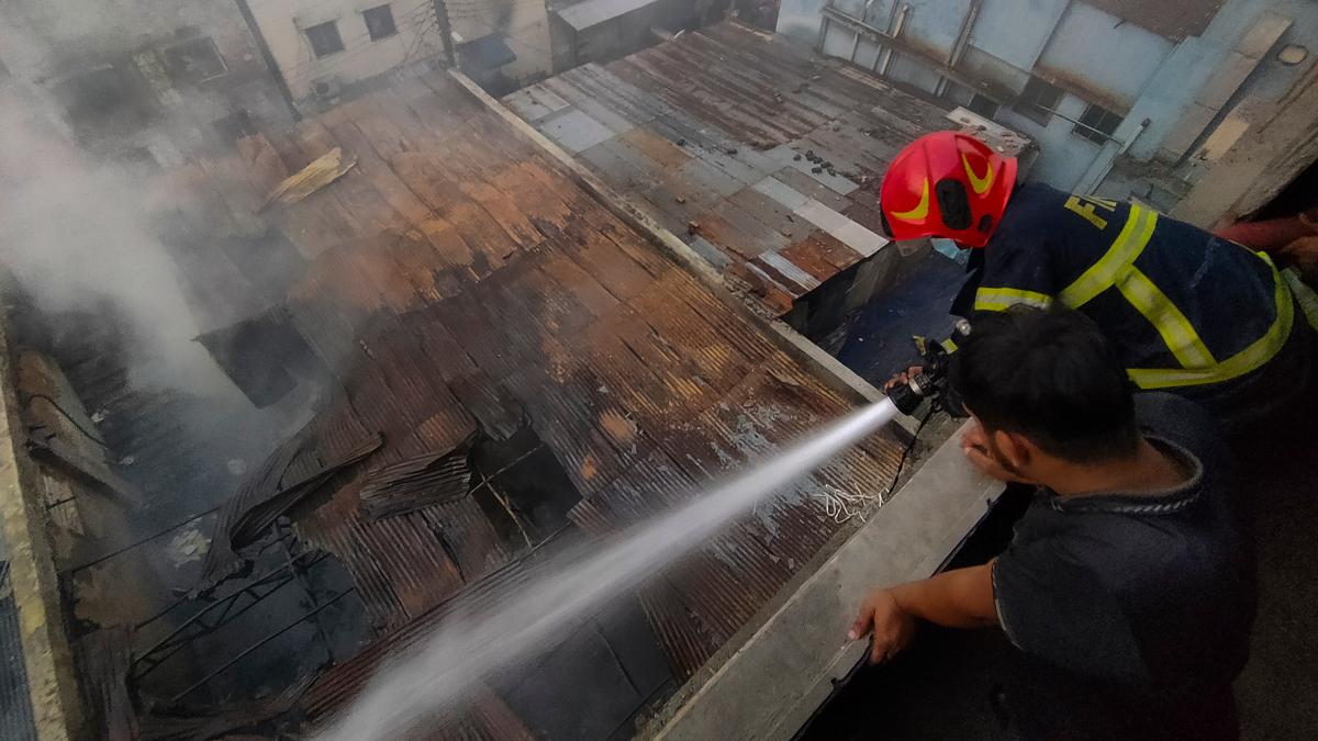 bangladesh-godown-hearth:-smoke-continues-to-billow-from-charred-chemical-warehouse-day-after-tragedy-claims-16-lives
