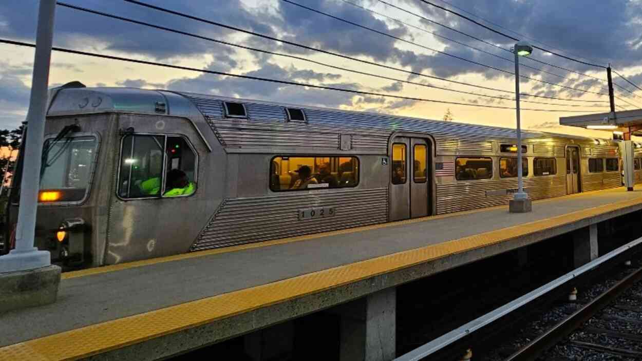 patco-companies-resume-after-trains-suspended-for-over-2-hours-resulting-from-energy-outage-at-westmont-station