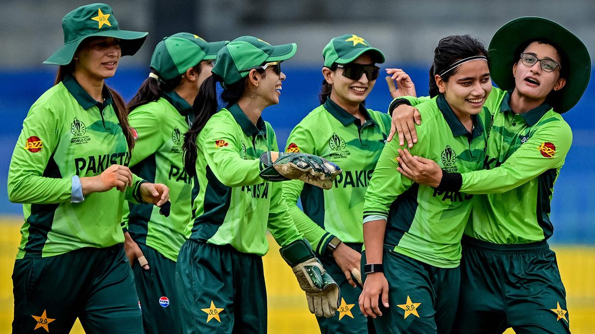 womens-world-cup-|-pakistan-dominates,-however-rain-guidelines-the-day