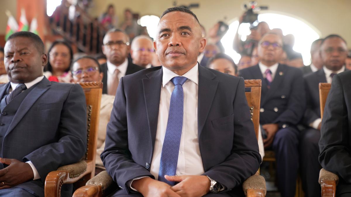 madagascars-coup-chief-set-to-be-sworn-in-as-president-after-navy-takeover
