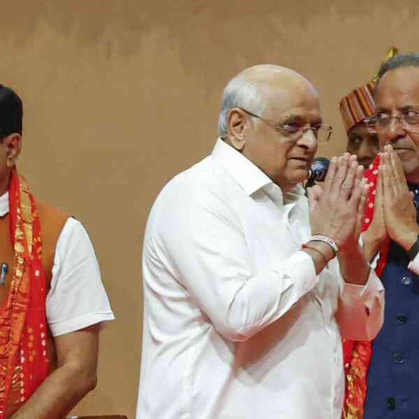 new-gujarat-cabinet-sworn-in:-harsh-sanghvi-named-deputy-cm,-rivaba-jadeja-amongst-new-faces