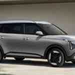 kia-india-broadens-carens-clavis-ev-vary-with-new-htx-e-variants.-here’s-what-they-provide