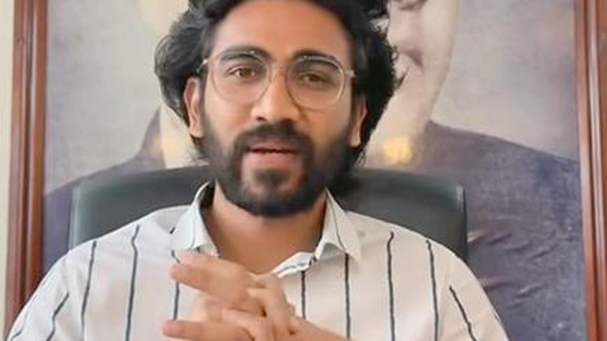 dalit-youth-alleges-lack-of-job-in-uokay.-due
to-caste-discrimination-by-pune-faculty