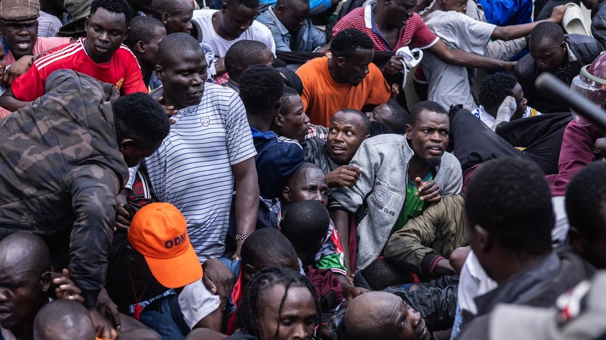 stampede-at-funeral-of-kenya’s-former-prime-minister-raila-odinga-kills-2