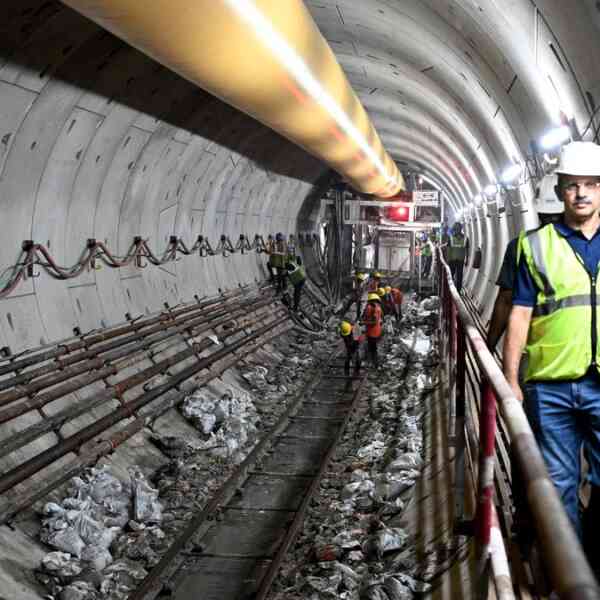 chennai-metro-rail-completes-tunnel-linking-greenways-road-with-mandaveli