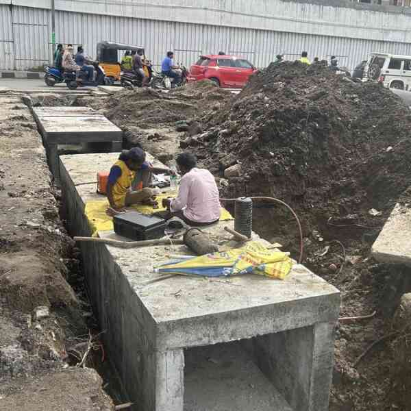 work-begins-on-new-drain-to-stop-chennai-bengaluru-freeway-service-lane-flooding