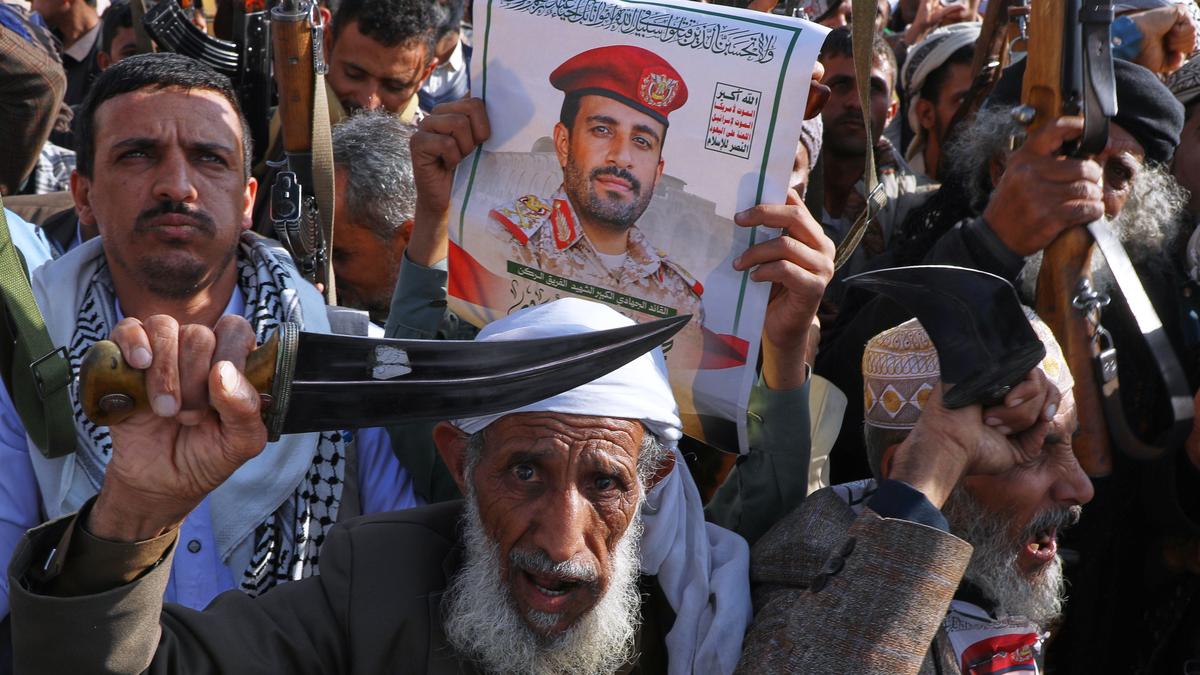yemen’s-houthi-rebels-detain-20-un-workers,-confiscate-gear