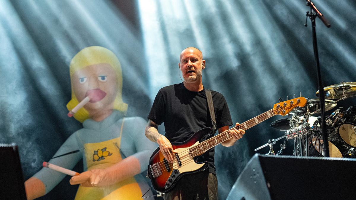 ‘limp-bizkit’-bassist-sam-rivers-dies-at-48