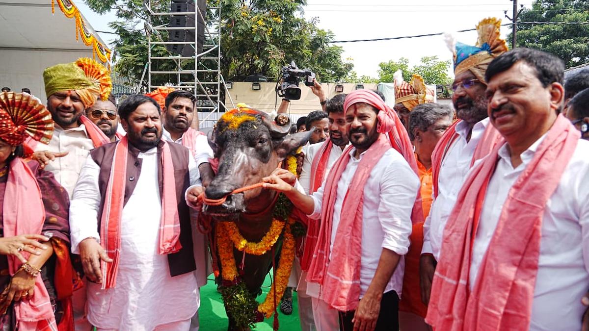 revanth-reddy-assures-extra-political-alternatives-for-yadav-group