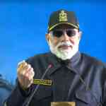 pm-modi-celebrates-deepavali-aboard-ins-vikrant,-hails-armed-forces-unity-in-operation-sindoor
