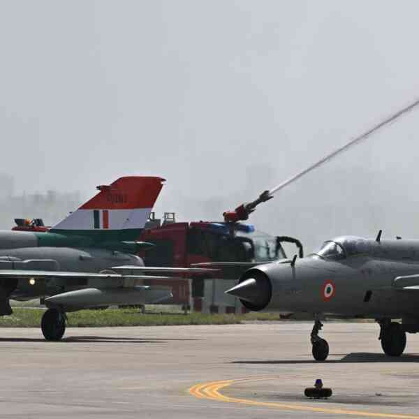 indias-jet-lagged-fighter-fleet