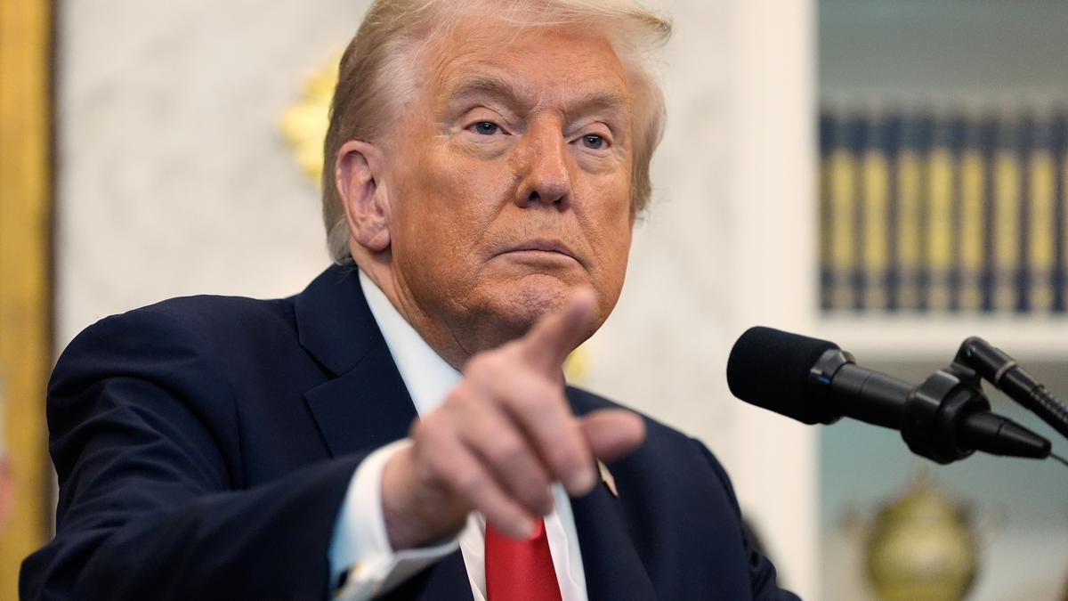 us.-will-ship-survivors-of-strike-on-drug-carrying-submarine-again-to-ecuador-and-colombia,-says-trump