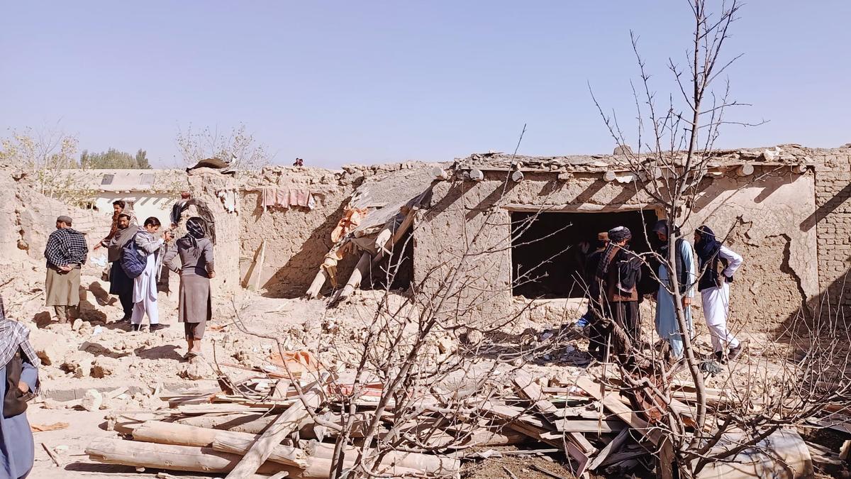 choose-between-peace-and-chaos:-asim-munir-warns-taliban-amid-escalating-hostilities