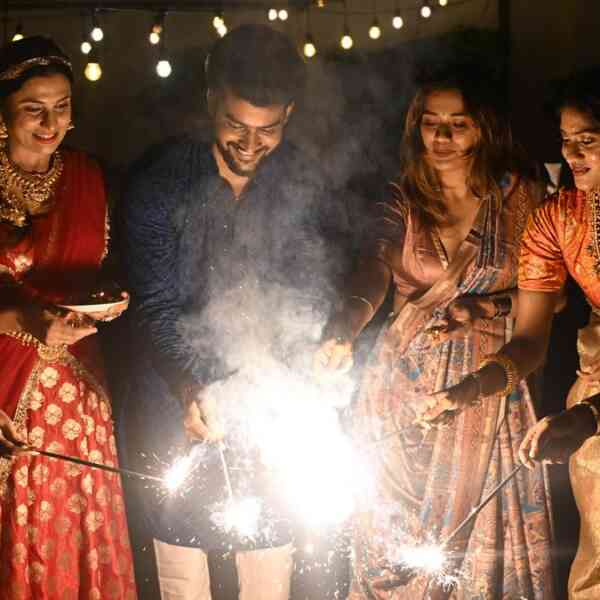 despite-rains,-tamil-nadu-ushers-in-deepavali-with-normal-fervour