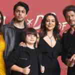 shah-rukh-khan-shares-intimate-glimpse-of-diwali-celebrations-with-gauri-khan,-followers-say-your-ghar-ki-lakshmi
