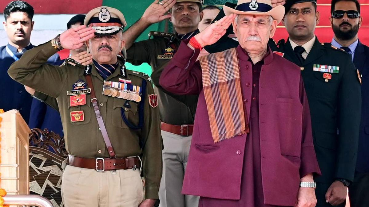 j&okay-police-stored-tricolour-flying-excessive-even-at-value-of-their-very-own-life:-l-g-manoj-sinha